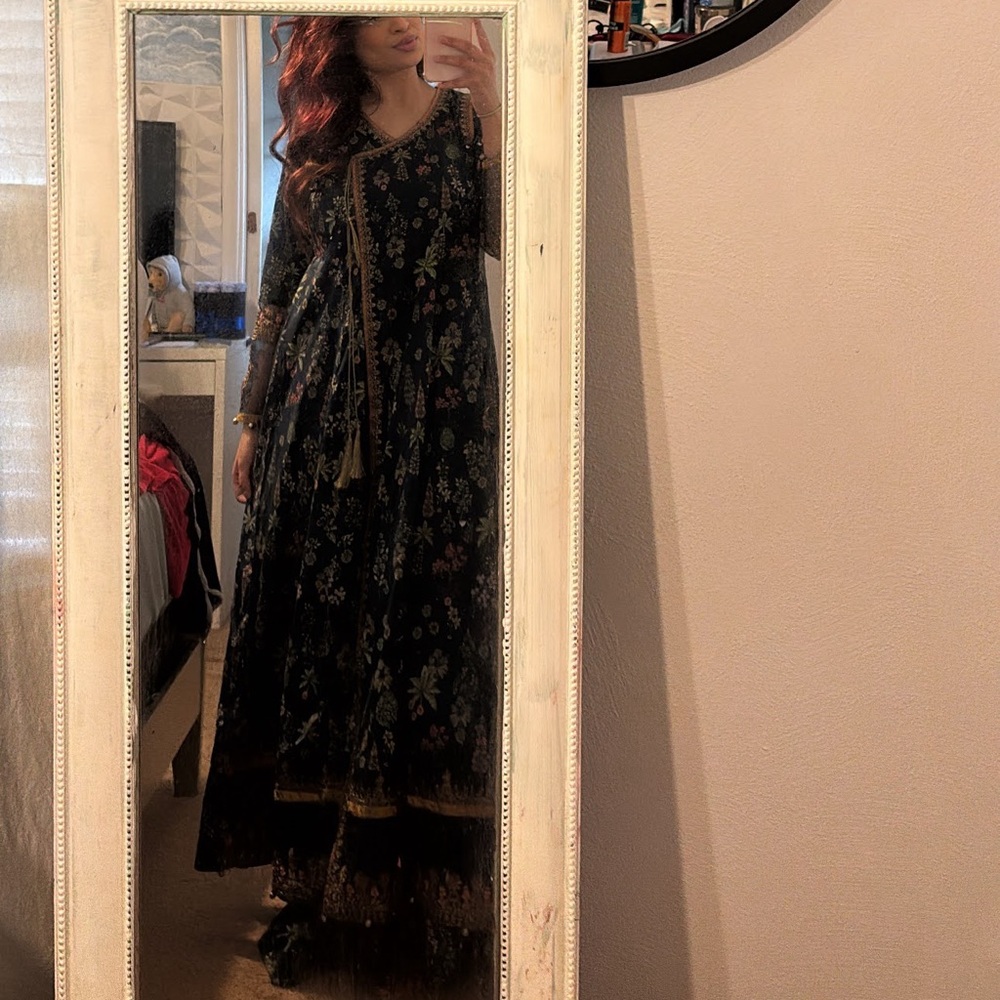 Elegant Navy Blue Floral Lehenga with Sheer Dupatta - Picture 4 of 6